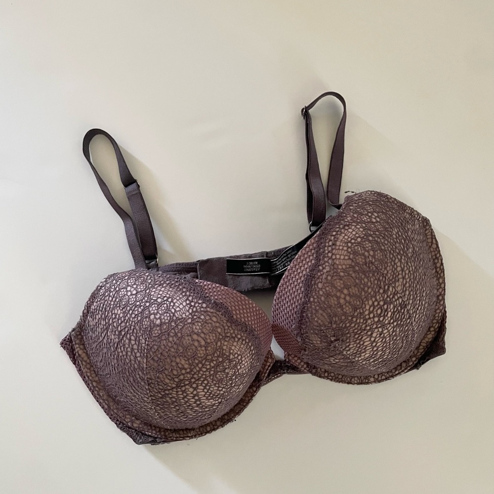 Victoria Secret’s Very Sexy Lace Push Up Bra
